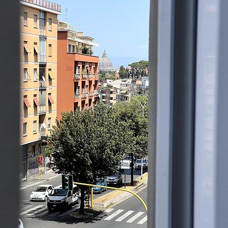 Near Vatican, Irnerio 47 Guest House Рим Екстериор снимка