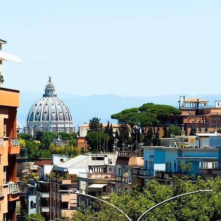 Near Vatican, Irnerio 47 Guest House Рим Екстериор снимка
