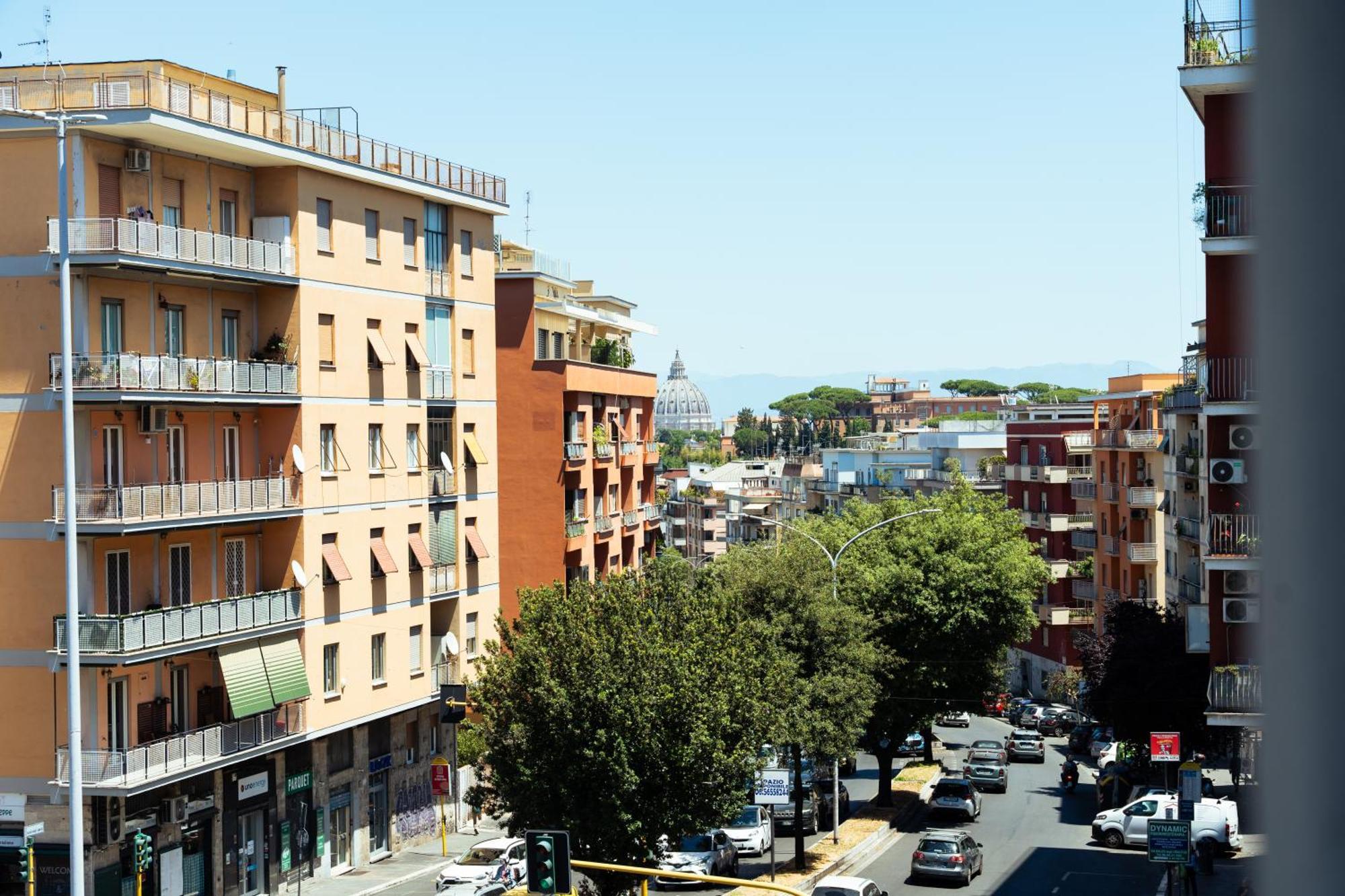 Near Vatican, Irnerio 47 Guest House Рим Екстериор снимка