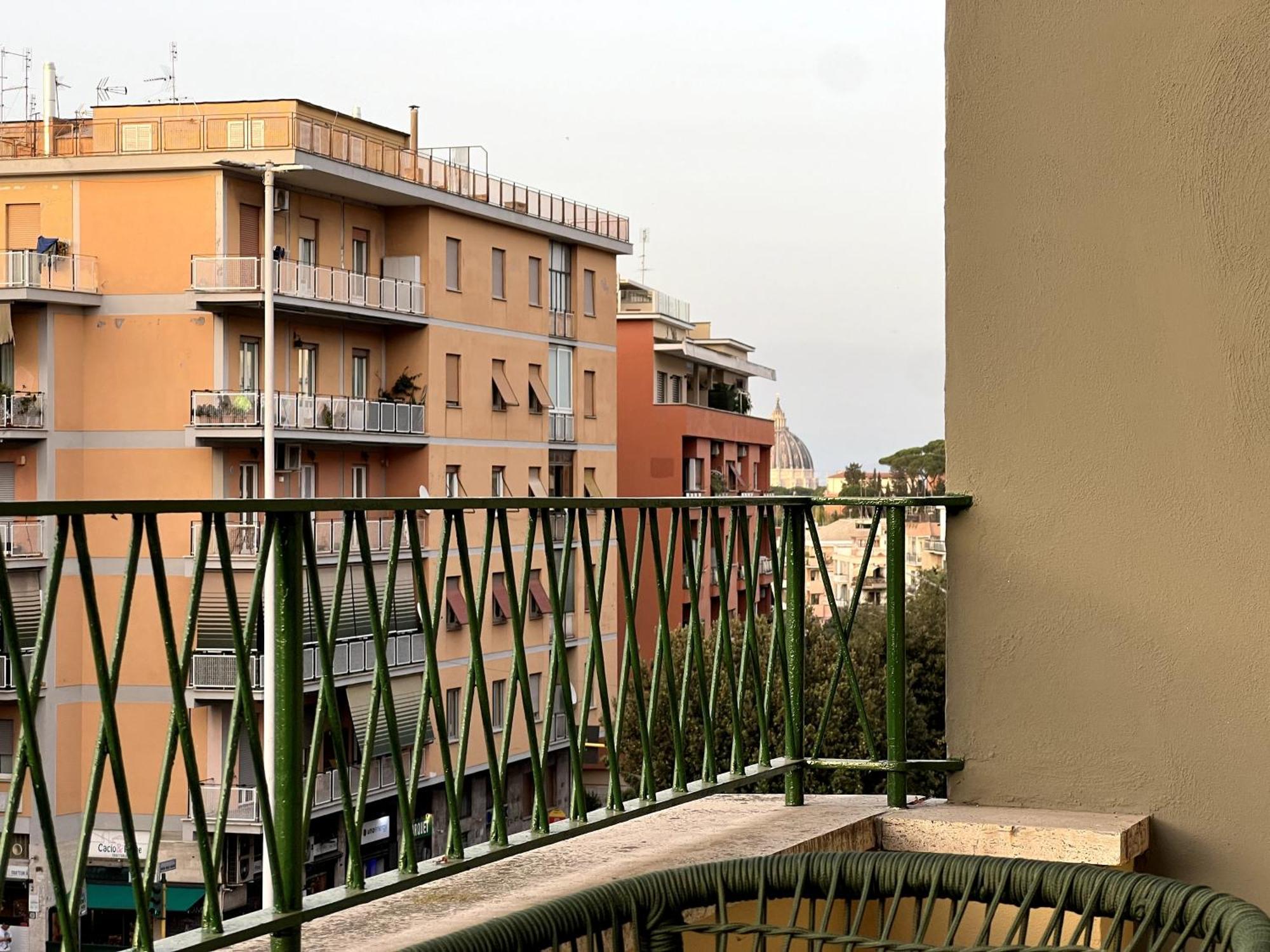 Near Vatican, Irnerio 47 Guest House Рим Екстериор снимка