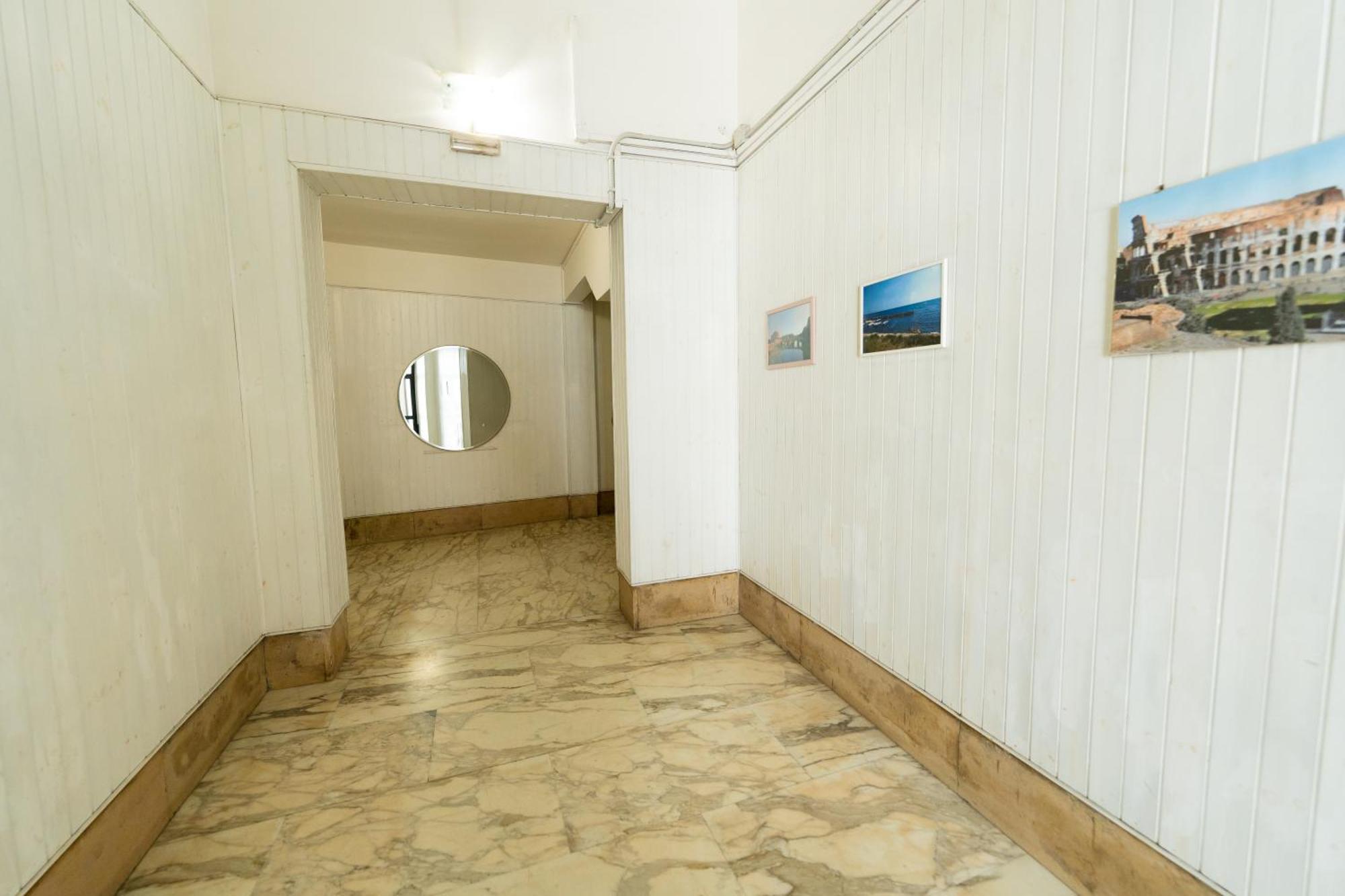 Near Vatican, Irnerio 47 Guest House Рим Екстериор снимка