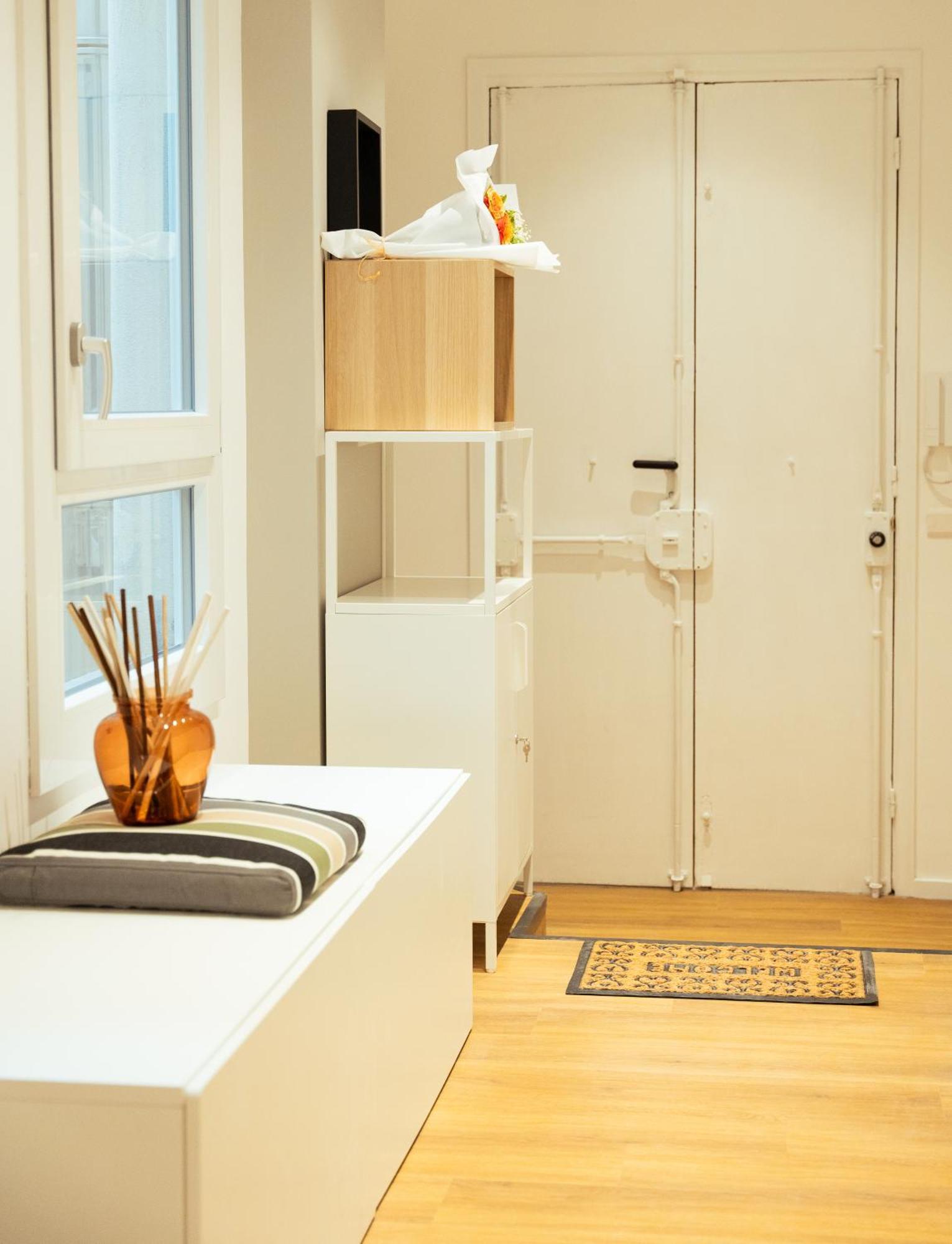 Near Vatican, Irnerio 47 Guest House Рим Екстериор снимка