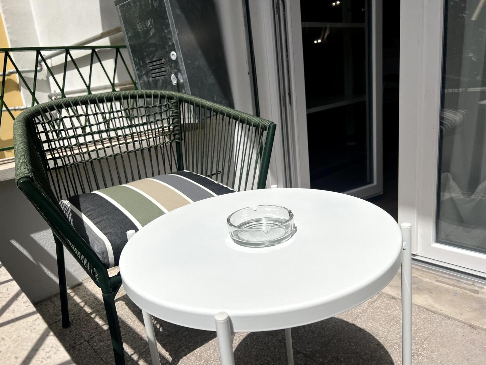 Near Vatican, Irnerio 47 Guest House Рим Стая снимка