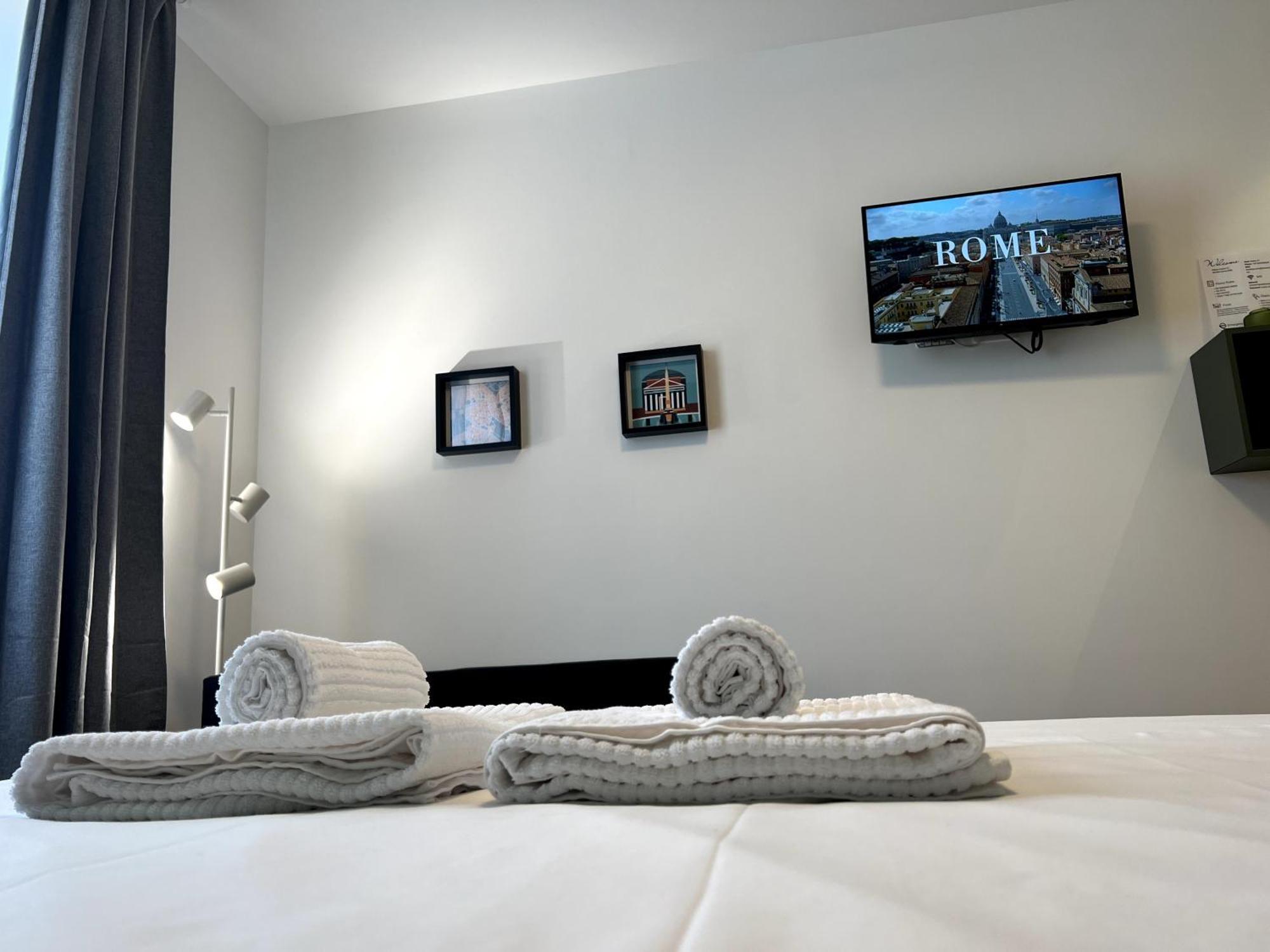 Near Vatican, Irnerio 47 Guest House Рим Стая снимка