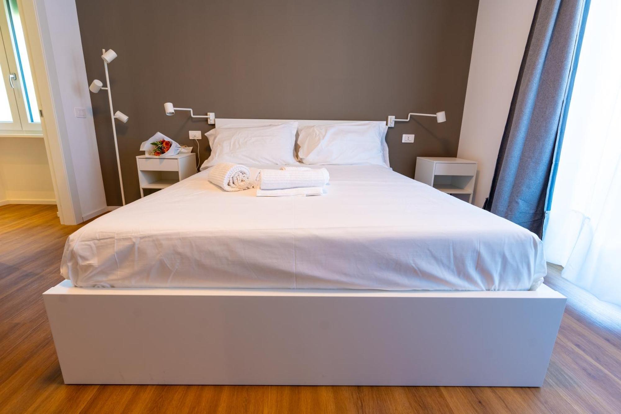 Near Vatican, Irnerio 47 Guest House Рим Стая снимка